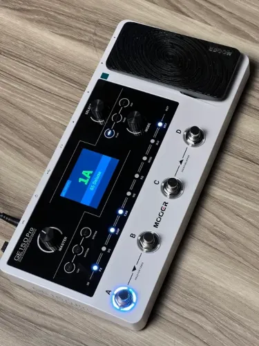 Mooer Ge150 PRO USADA COM PLASTICO DE PROTECAO E FONTE ORIGINAL. ACOMPANHA NF E GARANTIA