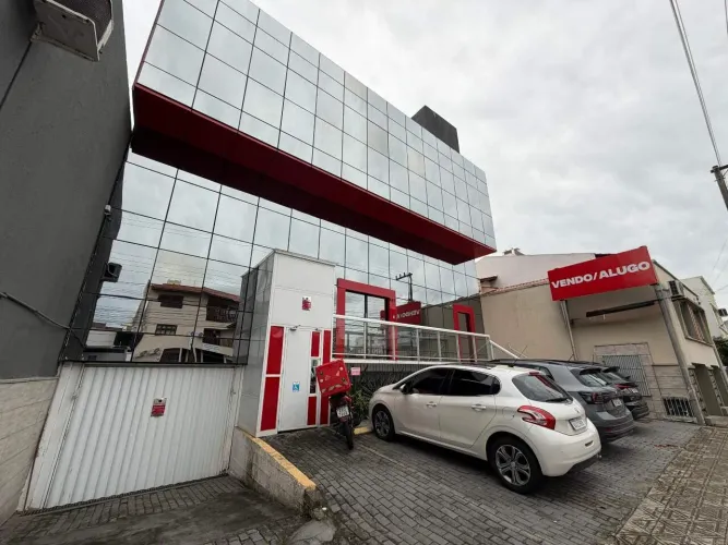 Prédio Comercial em Estreito, Florianópolis |