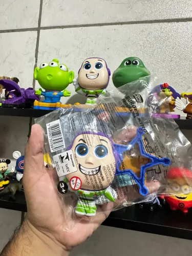 Buzz Lightyear Toy Story 5 Burger - 2026 Lacrado