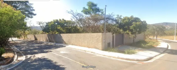 Direto com o proprietário. Lote murado no bairro Recanto da Lagoa