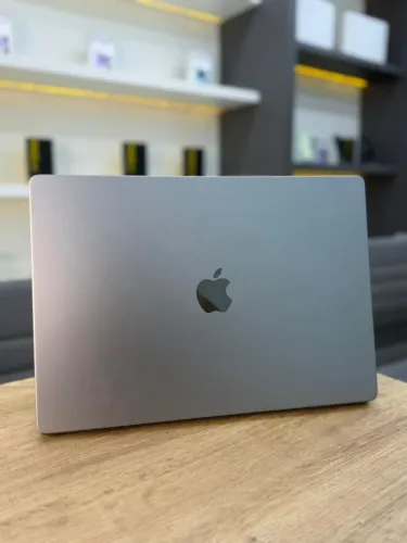 Macbook Pro M1 Pro 16 gb RAM 512gb 14 polegadas - Seminovo | Loja Física