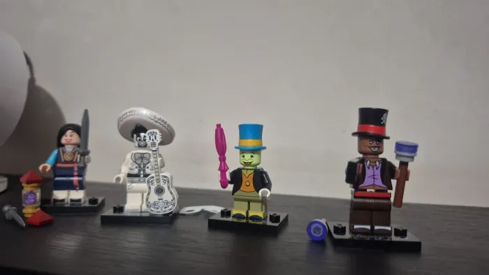 Lego minifugures Disney 100 anos 2023