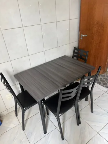 Mesa de Jantar Pequena