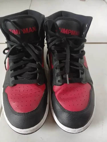 Tênis basqueteira nike