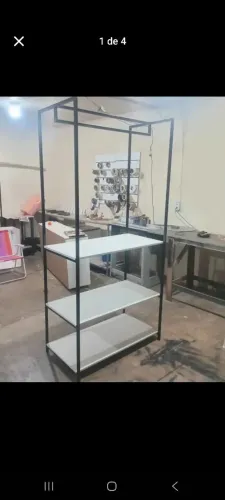 Vendo closet novo medindo 1.90 de altura×1.00 comp × 48 larg, compacto e funcional 