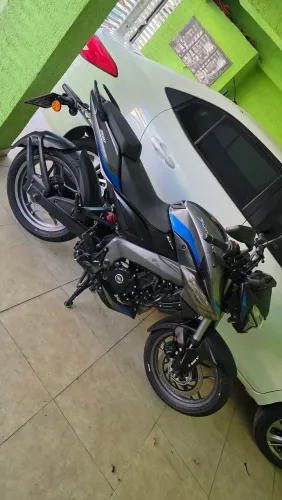 Dominar NS200 bajaj praticamente zero