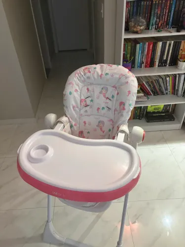 Cadeira de alimentação infantil de sereia