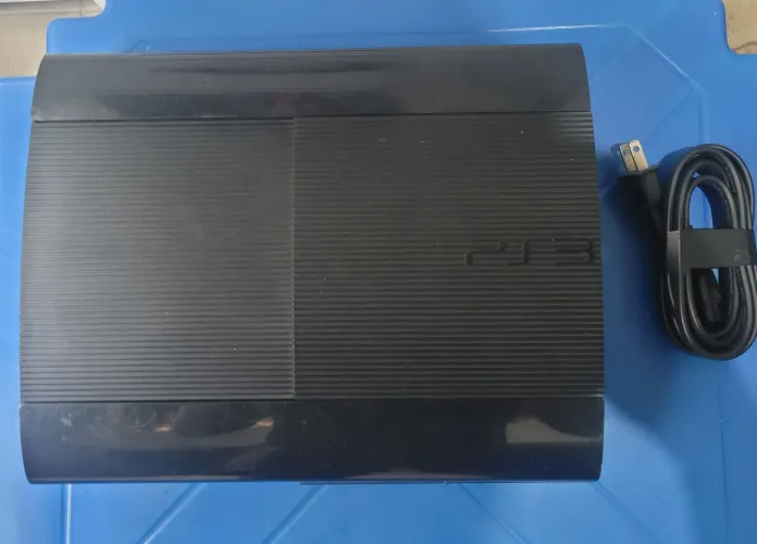 PS3 QUEBRADO PARA RETIRADA DE PECAS ( NÃO ESTA COM HD)