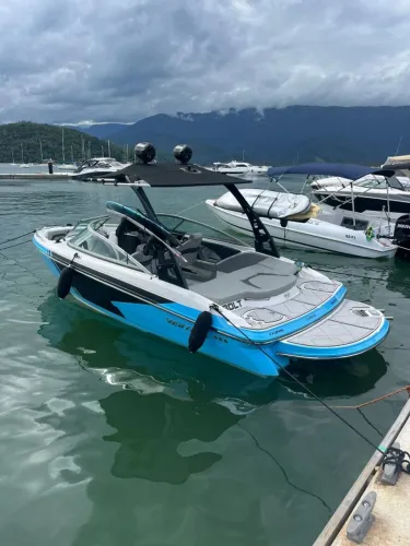 Lancha Ventura Surf V220 1 x Volvo 280 HP Oportunidade!!!