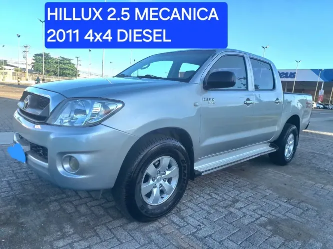 Toyota Hilux CD D4-d 4X4 2.5 16V 102cv TB Dies. 2011