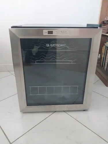 Adega climatizada ELETROMEC 220v
