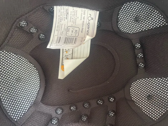 Capacete de hipismo marrom marca Fouganza