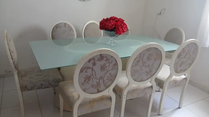 Conjunto Sala de Jantar 8 cadeiras com Aparador