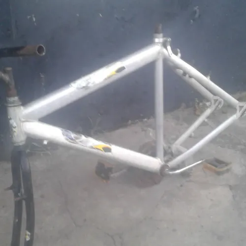 Quadro de alumínio