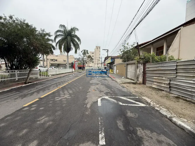 Terreno à Venda com 300 m2 em Jardim Camburi Vitória REF: TE0102