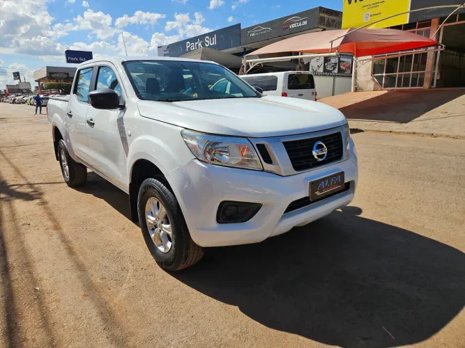 Nissan Frontier S CD 4X4 2.3 TB Diesel Mec. 2022