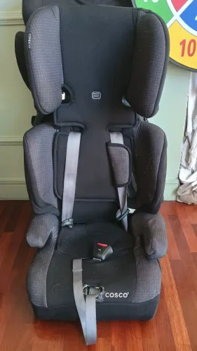 Cadeirinha infantil para carro - marca Cosco