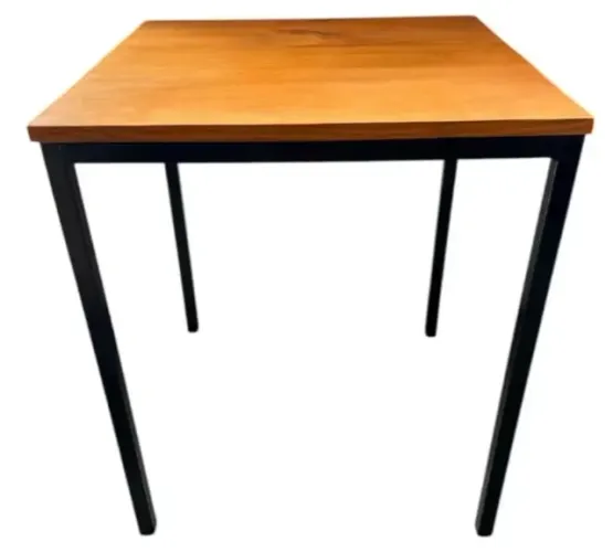 Mesa industrial quadrada 70x70 tampa madeira,armação em aço, moreira artes