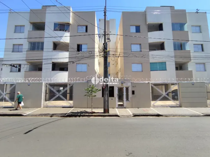 Apartamento com 2 quartos sendo 1 suíte, disponível para locação no bairro Saraiva em Uber