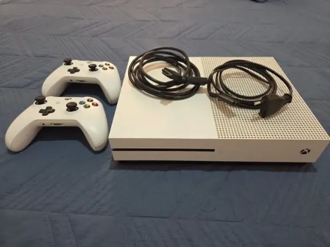 Xbox One S 1 TB - Excelente estado
