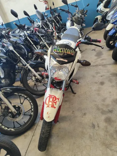 Linda Titan 2014 super estilosa 