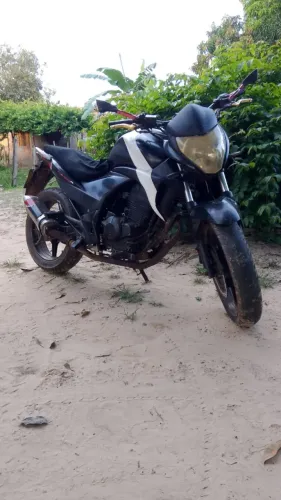 Vendo Cb 300, ou troco em carro ou moto maior 