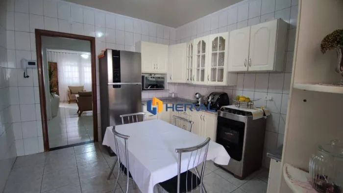 Casa com 3 quartos à venda, 169 m² por R$ 750.000 - Jardim Tupinambá - Maringá/PR