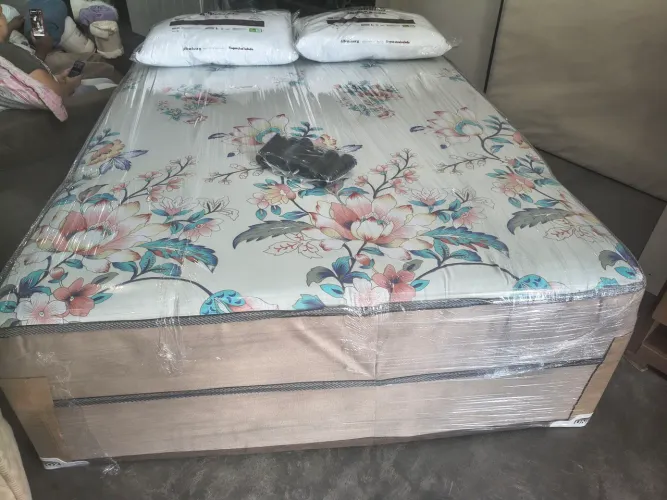 CAMA BOX CASAL ESPUMA D33 ALTA R$650 - Entrega grátis/ acompanha 2 travesseiros