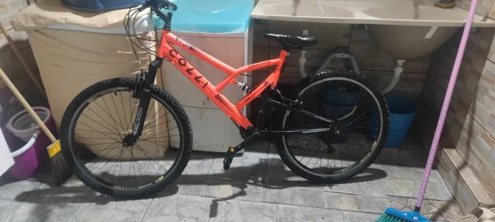 Bicicleta colli aro 26 com amortecedor 