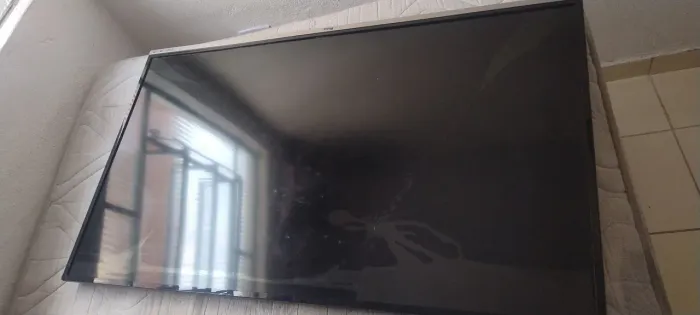Vendo tv philco 49 polegadas para retirar peças
