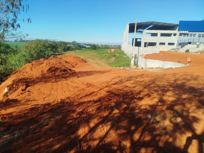 Terreno industrial 2.800 M2 Boituva spaceito troca