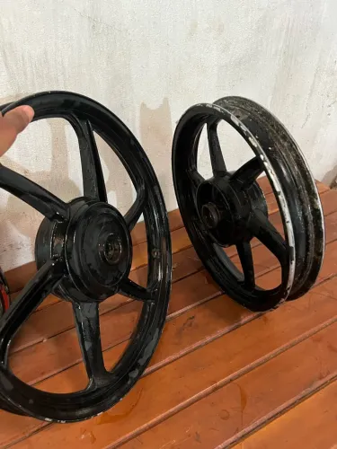 Jante liga leve pra Biz, pega em pop também