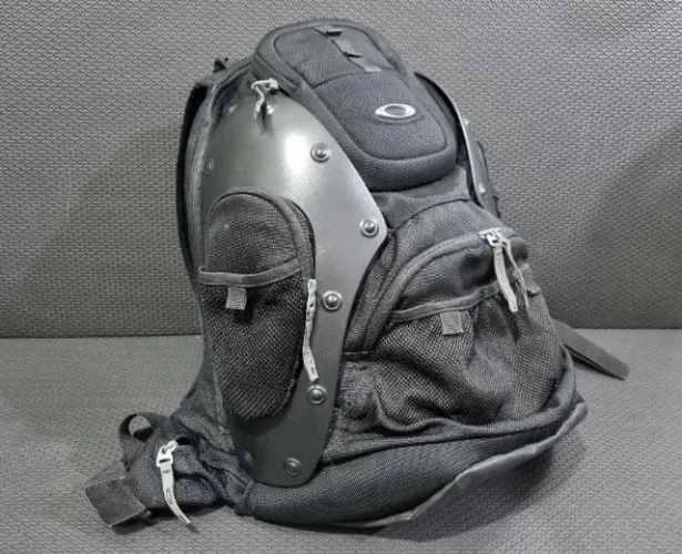 Mochila Oakley Hardshell (importada do Japão)