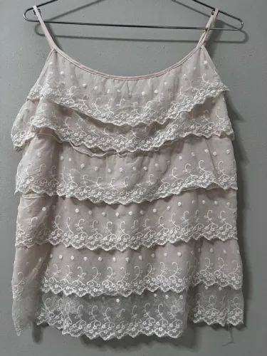 Blusinha renda cor off e alças ajustáveis tamanho PP