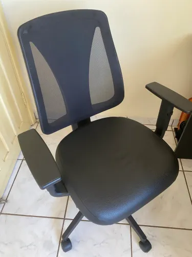 Cadeira de escritório ergonômica 