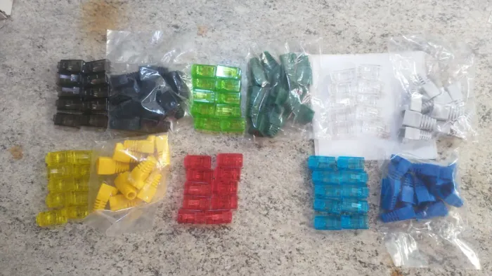 Kit com 10 conectores RJ45 CAT6 com capa
