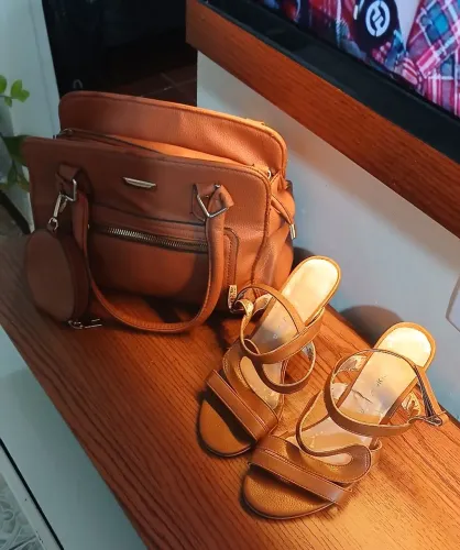 Bolsa + sandália Tam.36 bem conservados