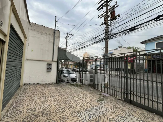 Galpão comercial para venda de 232,00m² útil com 5 vagas, na Cupece