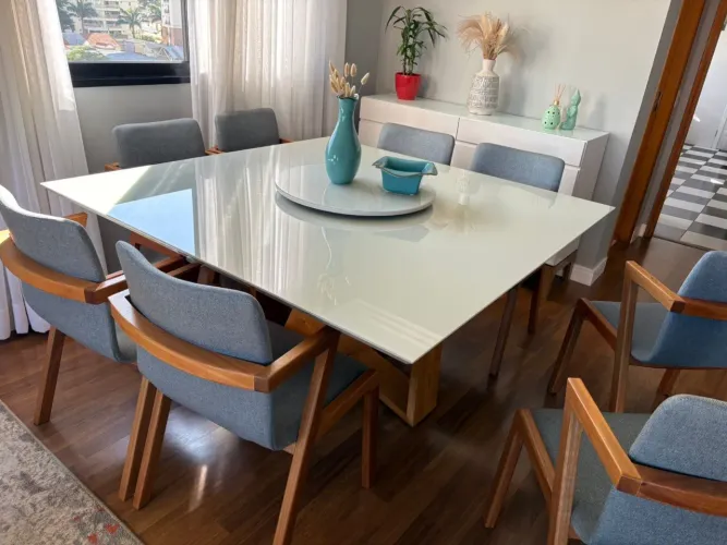 8 Cadeiras tipo poltronas para mesa de jantar