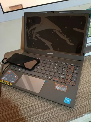 Notebook Positivo 4/128 GB em estado de novo