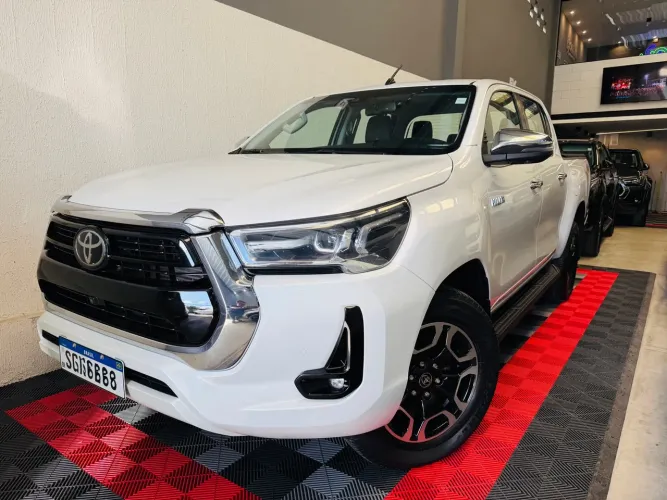 Toyota Hilux CD SRX 4X4 2.8 TDI 16V Diesel Aut. 2024