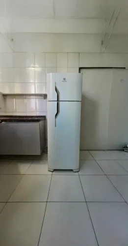 Geladeira Electrolux Cycle Defrost 260 litros Conservada Garantia