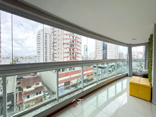 Apartamento mobiliado com 3 quartos e suíte a poucos passos da praia em Itaparica