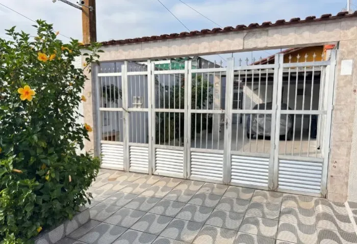 Casa Térrea 2 dorm 3 vagas 2 WC Vila Nova Mirim Praia Grande SP
