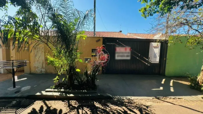 CASA AMPLA COM SÚITE NO MONTE CARLO