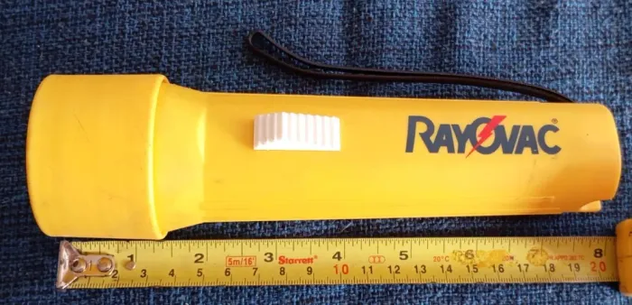 Lanterna Antiga Amarela Rayovac Lumilite