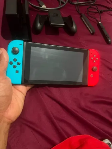 Nintendo Switch 128 gb Desbloqueado + Nintendo Pro controller + Mala de viagem