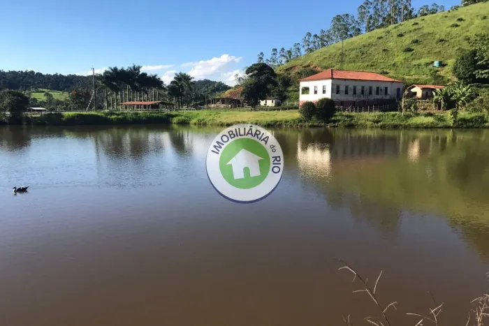 FAZENDA NO INTERIOR DE MINAS GERAIS COM 243 HECTARES. PRODUZ TANGERINA POKAN, MONTENEGRINA