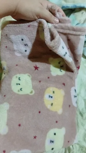 Quase 100 peças de bebe menina