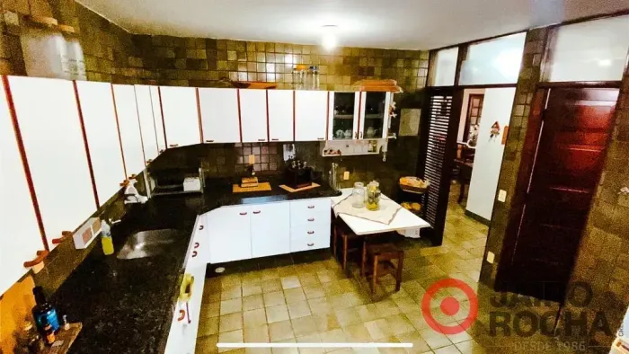 Imóvel para venda possui 354 metros quadrados com 5 quartos em Espinheiro - Recife - PE